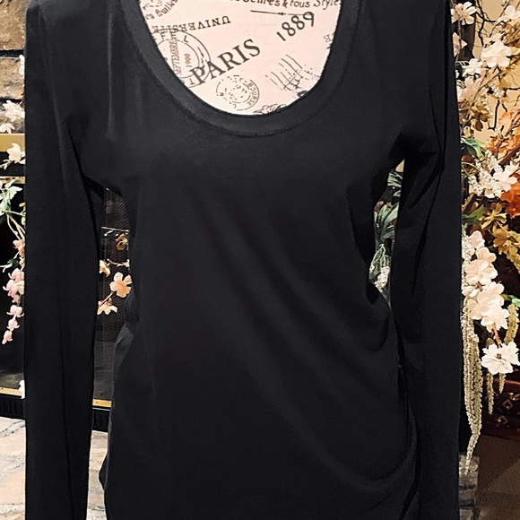 ❌SOLD❌ Banana Republic Black Long Sleeve Top NWOT - Picture 2 of 8